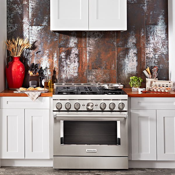 Smart Commercial-Style Gas Range
