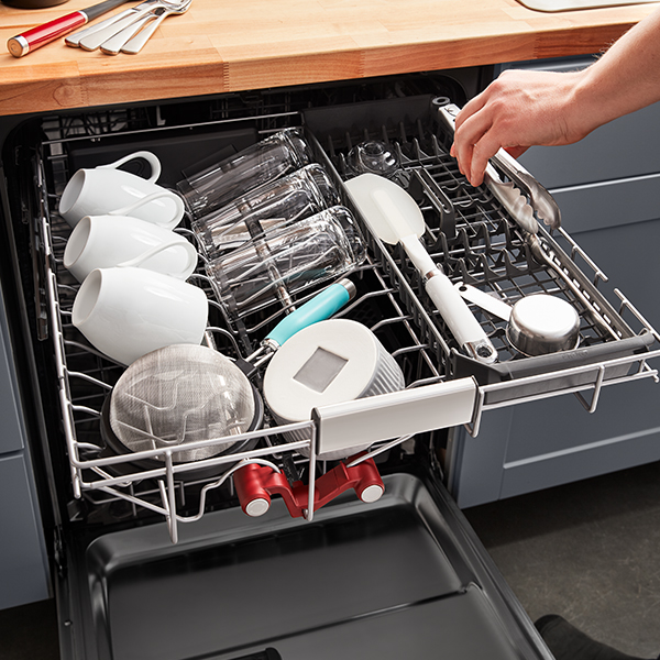 Dishwasher with FreeFlex 3rd Rack